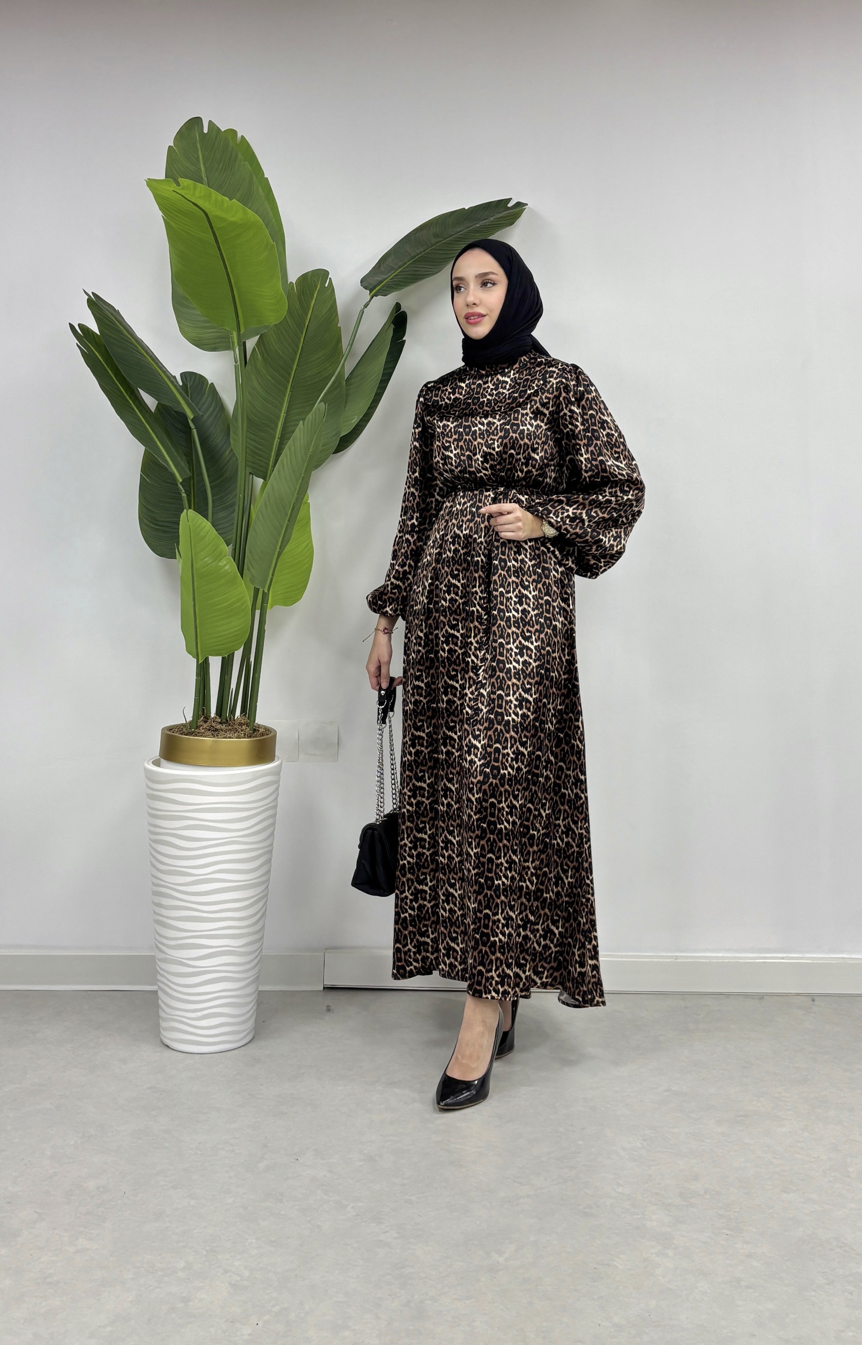Ipek saten leopar elbise 40