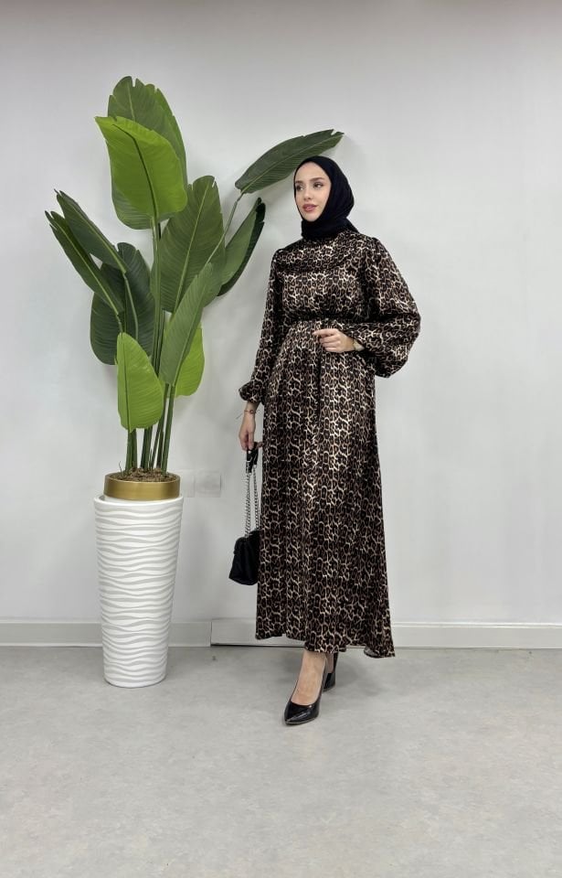 Ipek saten leopar elbise 40