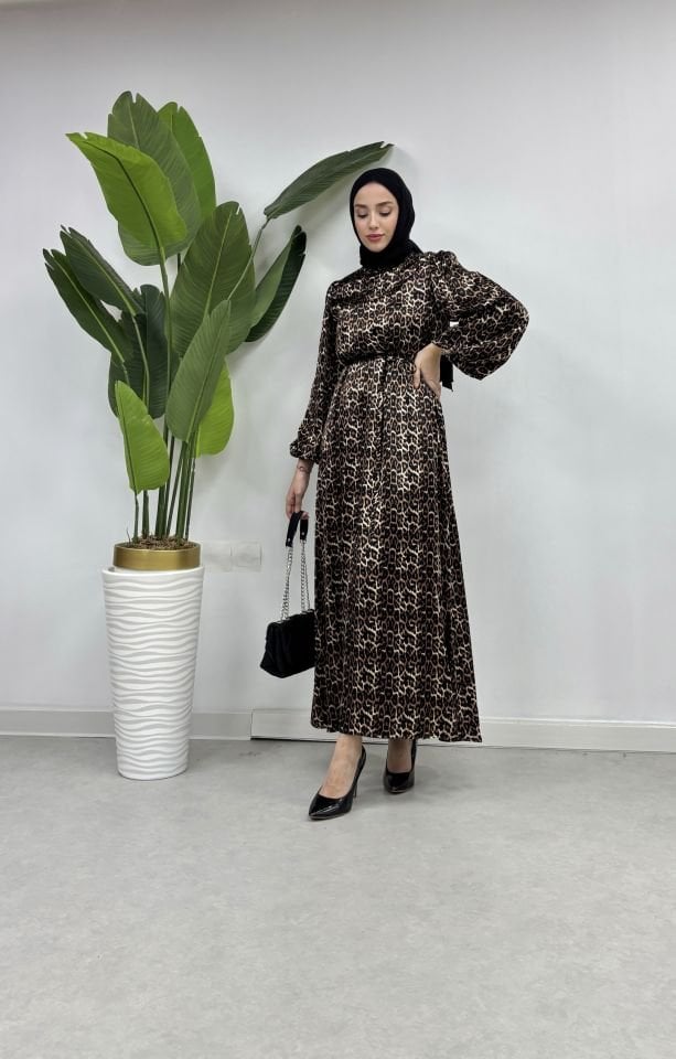 Ipek saten leopar elbise 40