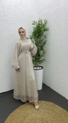 Kemer detayı objeli elbisemiz