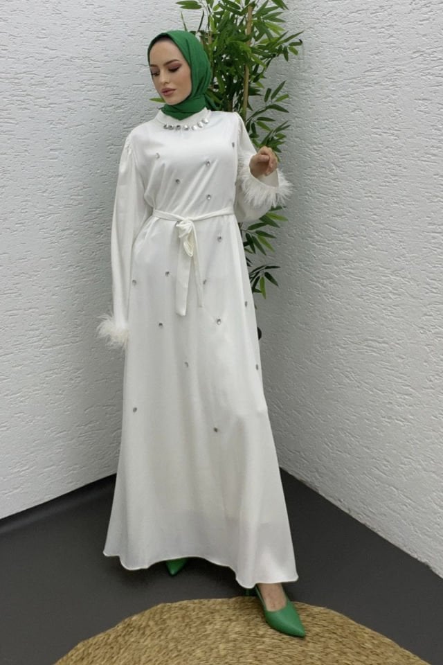 Taş detaylı elbise