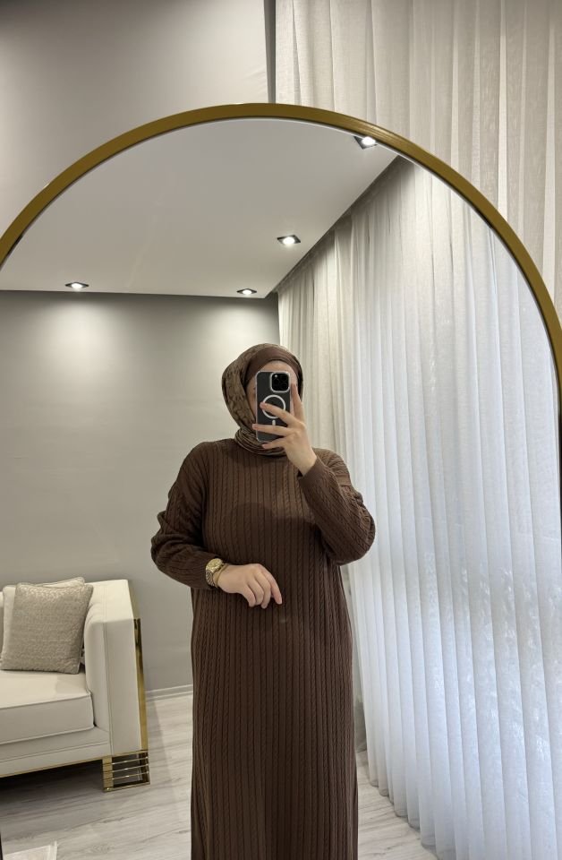 Örgülü triko elbise kahverengi