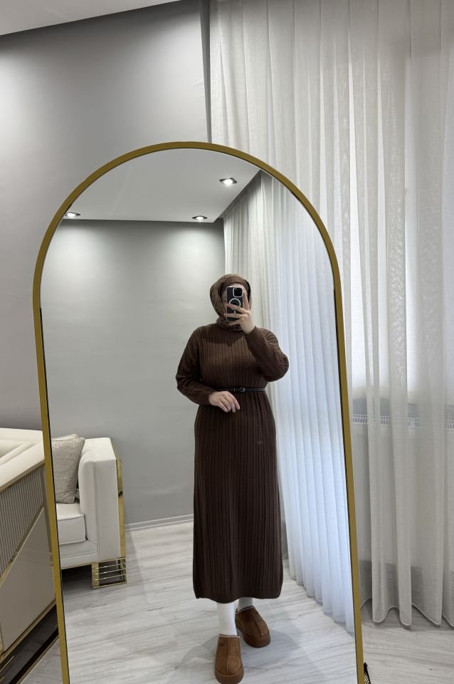 Örgülü triko elbise kahverengi