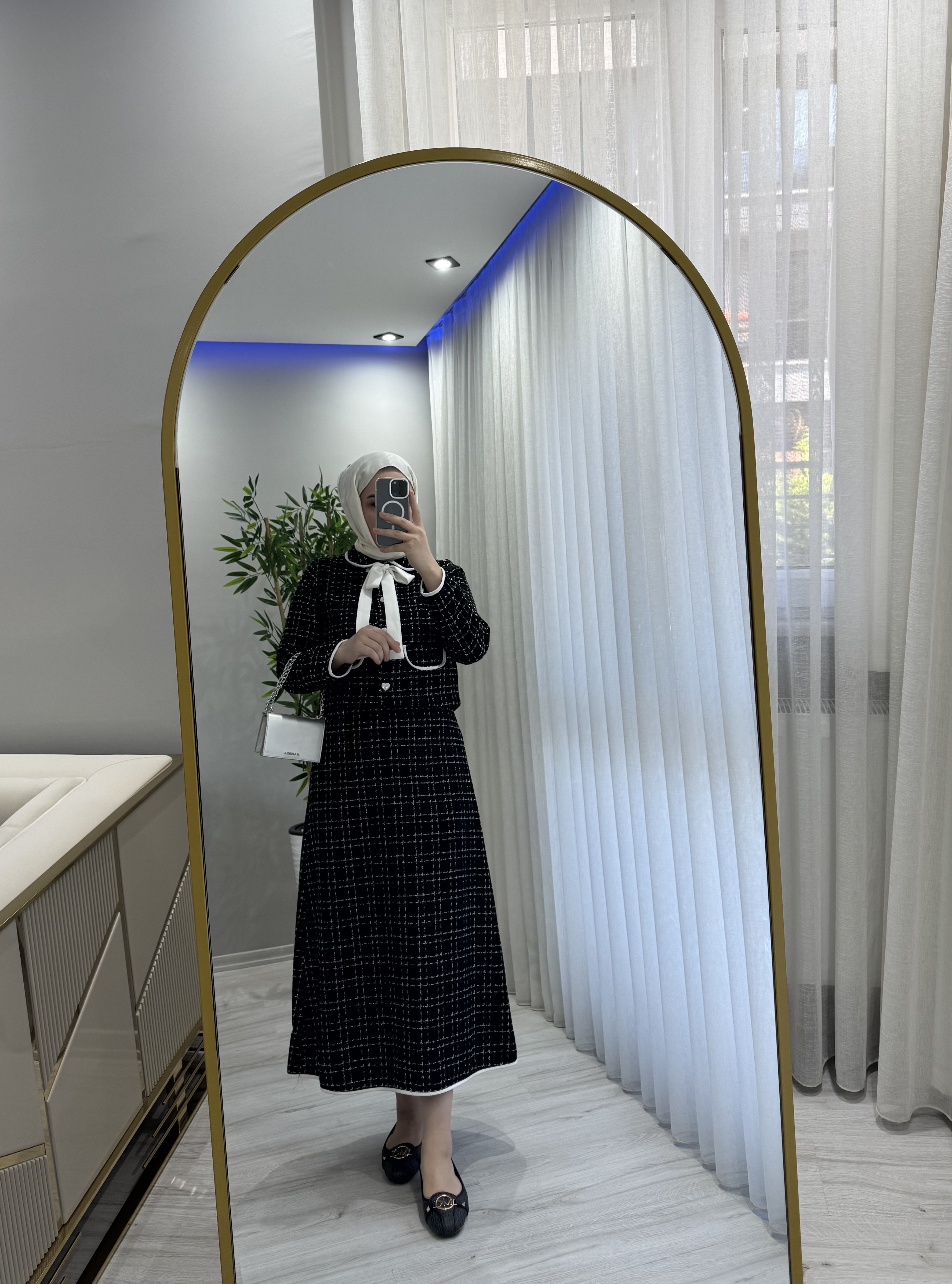 Fiyonklu takım siyah