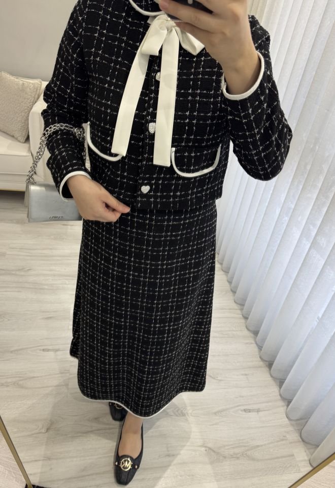 Fiyonklu takım siyah