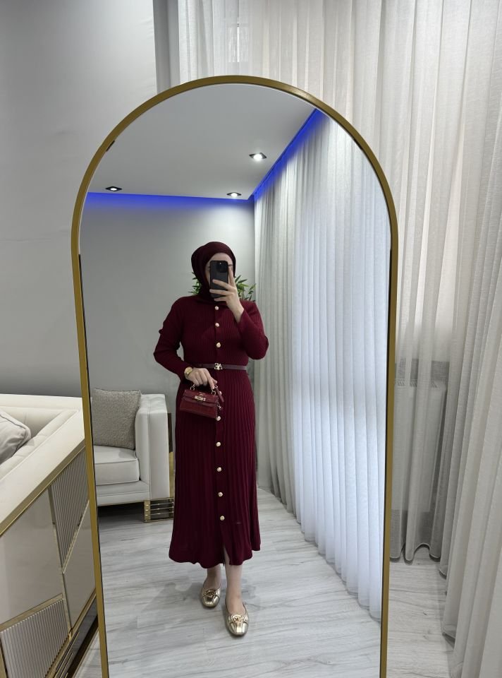 Gold düğmeli elbise bordo