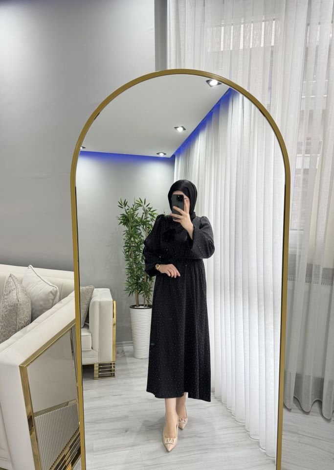 Taşlı saten elbise siyah