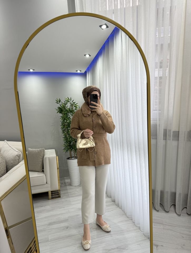 Yakası kürklü hırka taba rengi