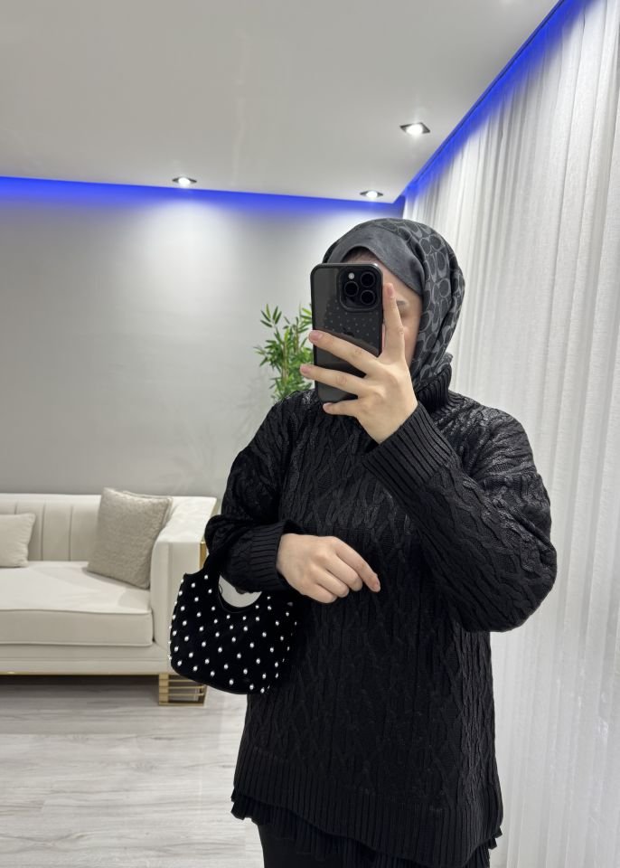 Varaklı kazak siyah renk